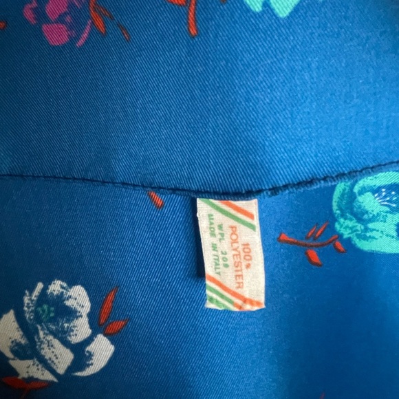 Vintage Electric Blue Scarf 10 In by 48 In Excellent Condition - Picture 6 of 6